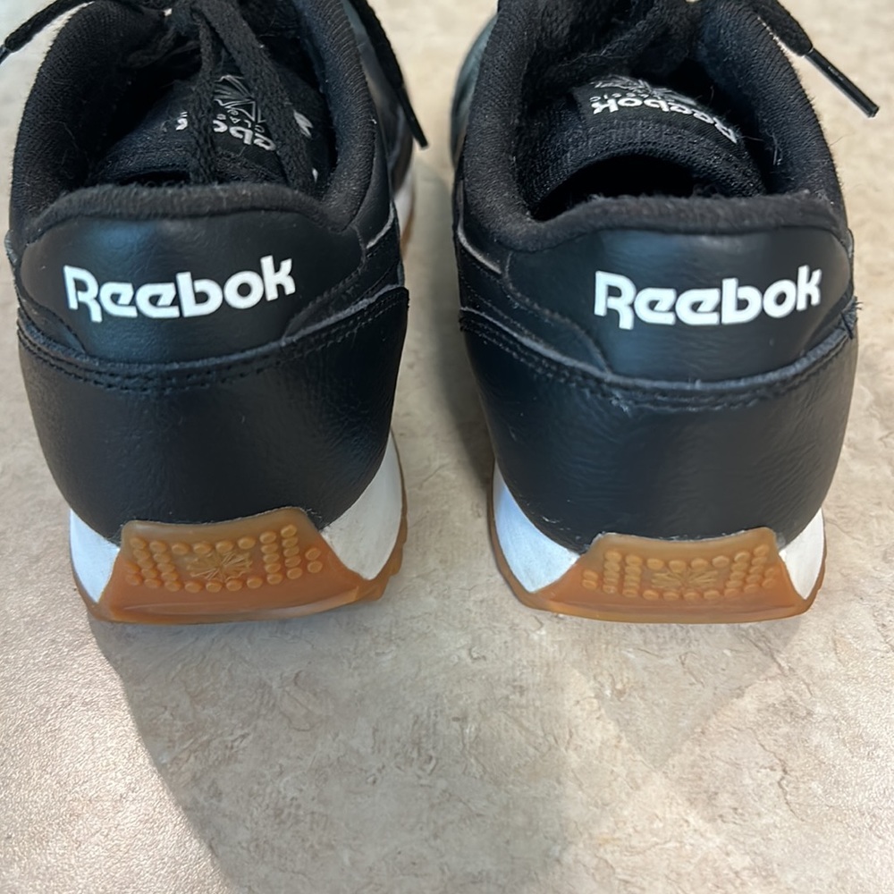 Reebok Classic - Picture 4 of 6
